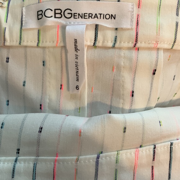 BCBGeneration white mini skirt with neon stripes - Picture 6 of 8